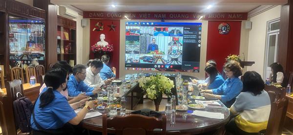 Đại biểu dự hội nghị tại điểm cầu LĐLĐ tỉnh Khánh Hòa.