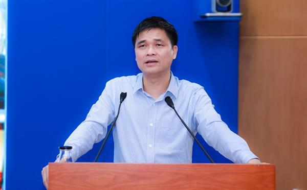 Phó Chủ tịch Tổng LĐLĐVN Ngọ Duy Hiểu phát biểu tại Hội nghị triển khai nhiệm vụ chuẩn bị Đại hội XIII Công đoàn Việt Nam. Ảnh: hải nguyễn